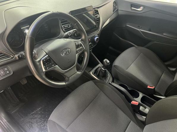 Hyundai Solaris II Рестайлинг с пробегом 2021 года, цена 1 510 278 рублей, 83420 км, седан, Автокод Объявления