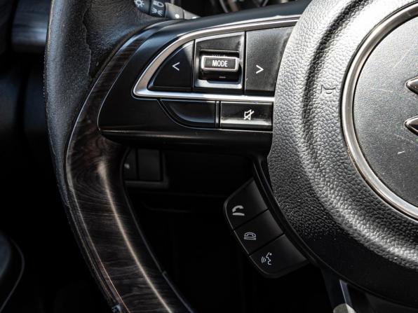Suzuki Ertiga II с пробегом 2022 года, цена 1 930 000 рублей, 69400 км, компактвэн, Автокод Объявления