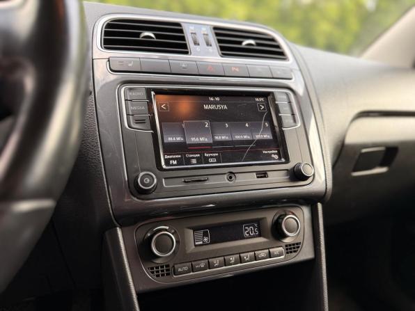Volkswagen Polo V Рестайлинг с пробегом 2019 года, цена 1 542 000 рублей, 61508 км, седан, Автокод Объявления