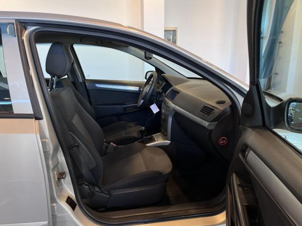 Opel Astra H Рестайлинг с пробегом 2009 года, цена 266 000 рублей, 257630 км, хэтчбек, Автокод Объявления