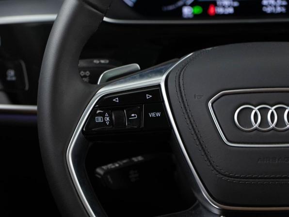 Audi A8 IV (D5) Рестайлинг с пробегом 2025 года, цена 10 198 977 рублей, 1781 км, седан, Автокод Объявления