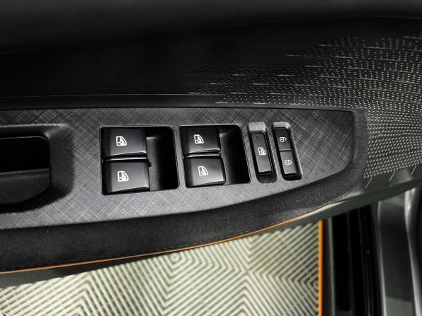 Changan UNI-V I с пробегом 2022 года, цена 2 490 000 рублей, 34372 км, лифтбек, Автокод Объявления