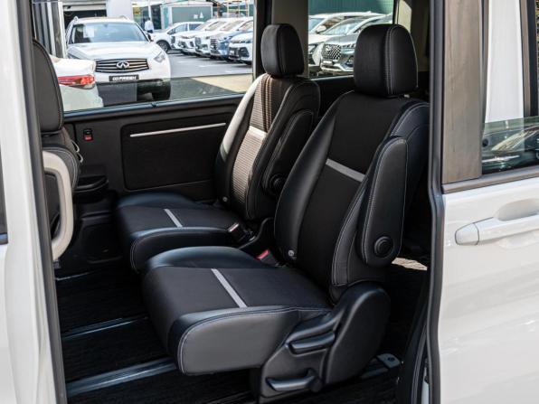 Honda Stepwgn V Рестайлинг с пробегом 2018 года, цена 2 445 000 рублей, 72757 км, минивэн, Автокод Объявления