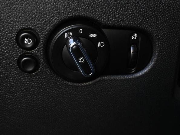 Mini Hatch III (F55/F56) с пробегом 2016 года, цена 1 959 000 рублей, 129860 км, хэтчбек, Автокод Объявления