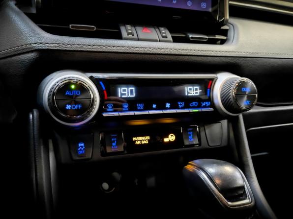 Toyota RAV4 V (XA50) с пробегом 2021 года, цена 3 795 000 рублей, 76500 км, внедорожник, Автокод Объявления