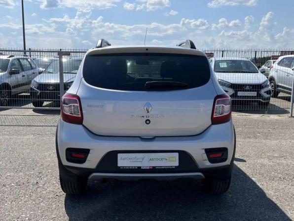 Renault Sandero II с пробегом 2017 года, цена 970 097 рублей, 83161 км, хэтчбек, Автокод Объявления