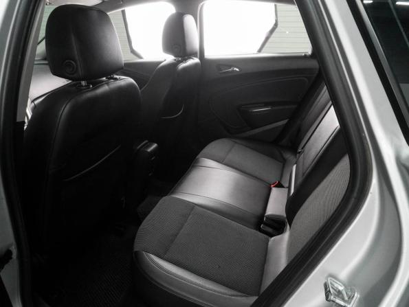 Opel Astra J с пробегом 2010 года, цена 649 000 рублей, 217560 км, хэтчбек, Автокод Объявления