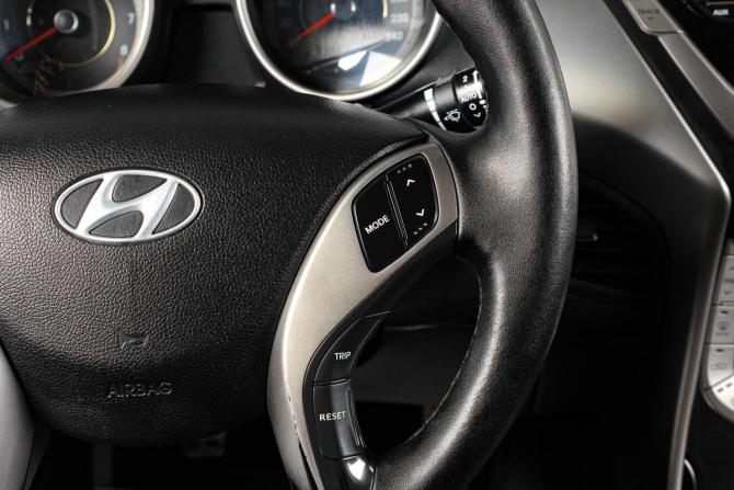 Hyundai Elantra V (MD) с пробегом 2012 года, цена 919 000 рублей, 231000 км, седан, Автокод Объявления