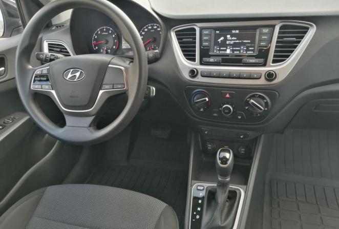 Hyundai Solaris II Рестайлинг с пробегом 2021 года, цена 1 550 000 рублей, 37600 км, седан, Автокод Объявления