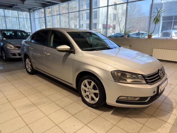 Volkswagen Passat B7 с пробегом 2011 года, цена 989 000 рублей, 192782 км, седан, Автокод Объявления