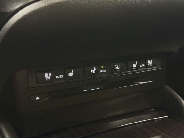 Lexus ES VII с пробегом 2018 года, цена 3 300 000 рублей, 135669 км, седан, Автокод Объявления