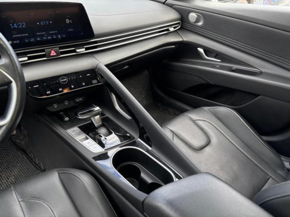 Hyundai Elantra VII (CN7) с пробегом 2021 года, цена 2 100 000 рублей, 18993 км, седан, Автокод Объявления