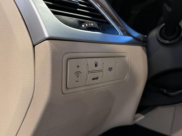 Hyundai Genesis II с пробегом 2014 года, цена 2 275 000 рублей, 106367 км, седан, Автокод Объявления