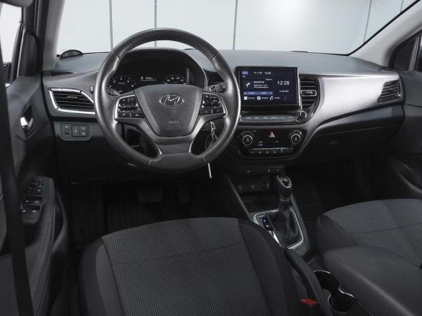Hyundai Solaris II Рестайлинг с пробегом 2021 года, цена 1 799 000 рублей, 20178 км, седан, Автокод Объявления