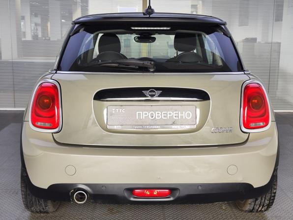 Mini Hatch III (F55/F56) Рестайлинг с пробегом 2018 года, цена 1 520 000 рублей, 111458 км, хэтчбек, Автокод Объявления