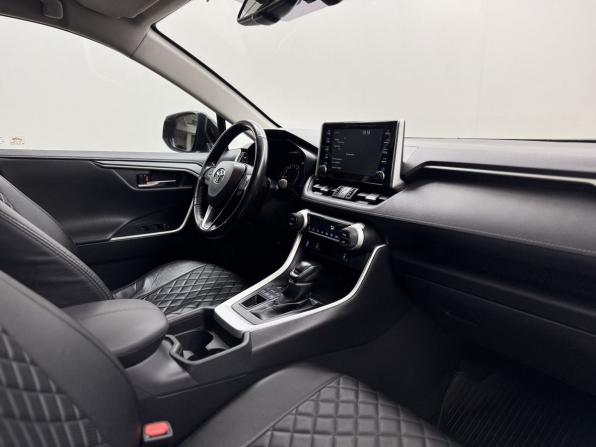 Toyota RAV4 V (XA50) с пробегом 2021 года, цена 2 800 000 рублей, 153491 км, внедорожник, Автокод Объявления