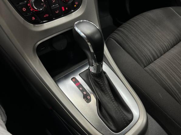 Opel Astra J с пробегом 2012 года, цена 659 500 рублей, 158356 км, хэтчбек, Автокод Объявления