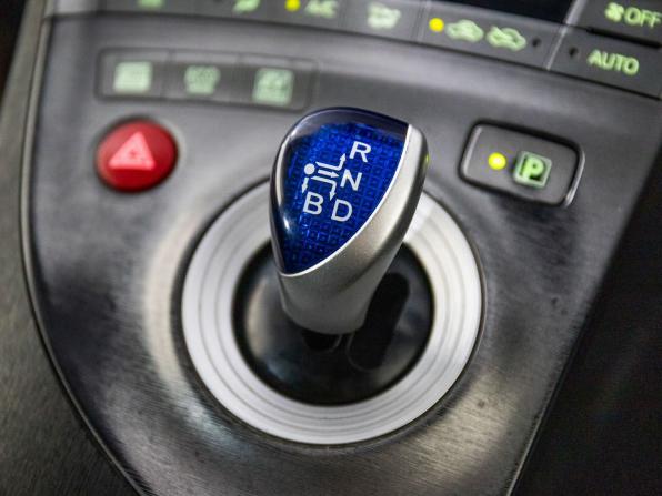 Toyota Prius III Рестайлинг (XW30) с пробегом 2014 года, цена 1 040 000 рублей, 220486 км, лифтбек, Автокод Объявления