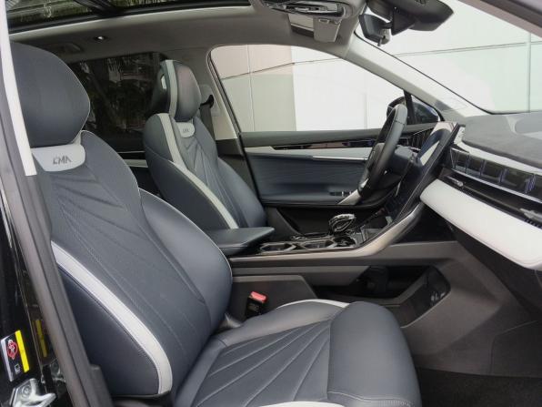 Geely Atlas II с пробегом 2024 года, цена 3 049 000 рублей, 23800 км, внедорожник, Автокод Объявления