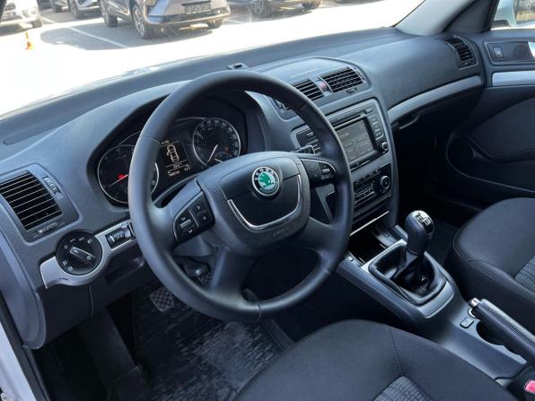 Skoda Octavia II (A5) Рестайлинг с пробегом 2013 года, цена 900 000 рублей, 167359 км, универсал, Автокод Объявления