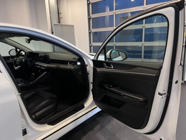 Kia K5 III с пробегом 2022 года, цена 2 070 000 рублей, 184442 км, седан, Автокод Объявления