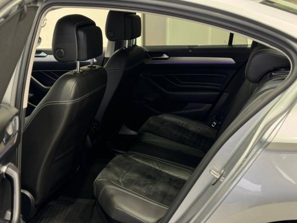 Volkswagen Passat B8 Рестайлинг с пробегом 2019 года, цена 2 019 900 рублей, 212000 км, седан, Автокод Объявления