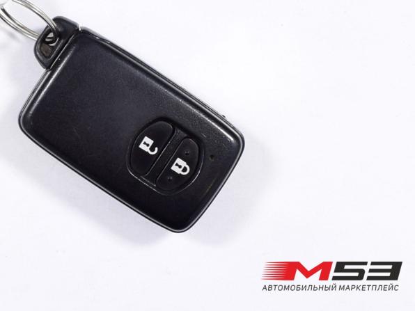 Toyota Prius III Рестайлинг (XW30) с пробегом 2015 года, цена 1 230 999 рублей, 171039 км, лифтбек, Автокод Объявления