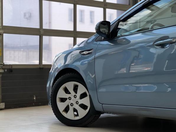 Kia Rio III Рестайлинг с пробегом 2015 года, цена 989 000 рублей, 132392 км, хэтчбек, Автокод Объявления
