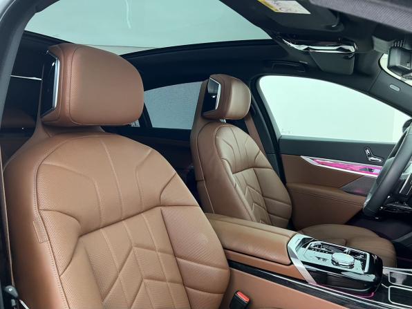 BMW 7 серии VII (G70) с пробегом 2024 года, цена 13 600 000 рублей, 13815 км, седан, Автокод Объявления