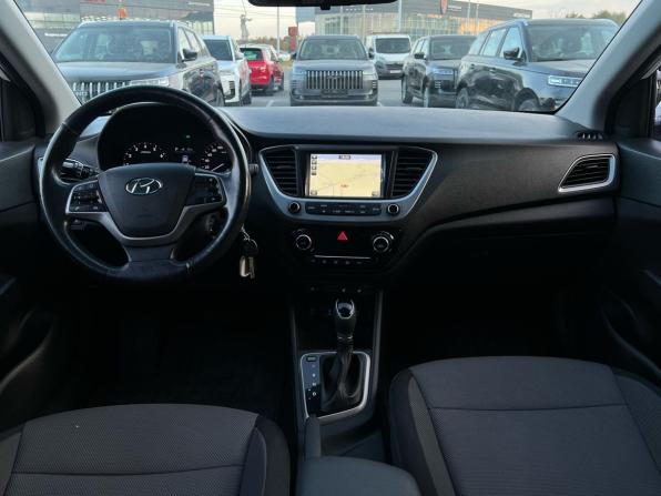 Hyundai Solaris II с пробегом 2018 года, цена 1 379 000 рублей, 125355 км, седан, Автокод Объявления