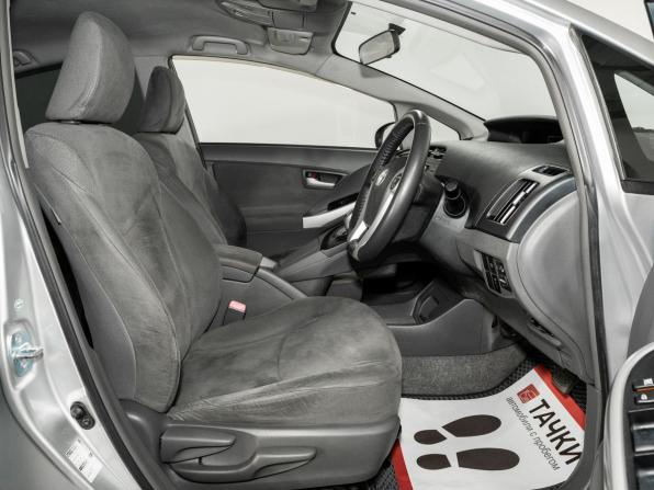 Toyota Prius III (XW30) с пробегом 2010 года, цена 1 080 500 рублей, 174212 км, лифтбек, Автокод Объявления