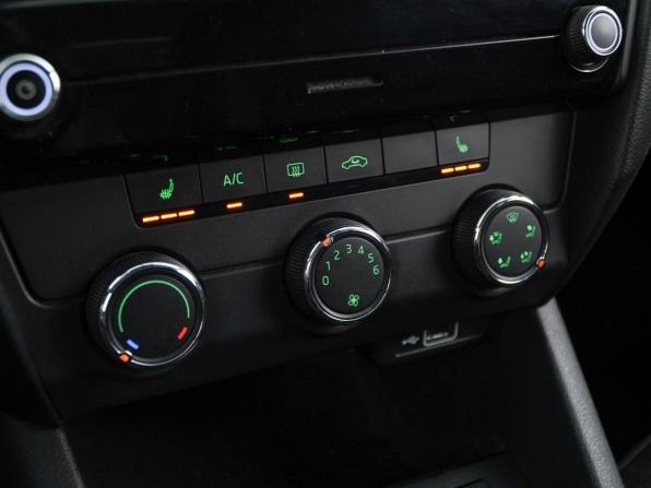 Skoda Octavia III (A7) Рестайлинг с пробегом 2019 года, цена 1 257 077 рублей, 215118 км, лифтбек, Автокод Объявления