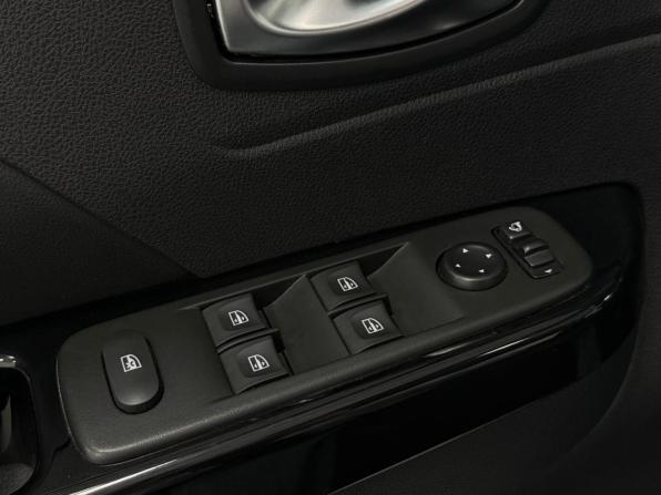 Renault Kaptur I Рестайлинг с пробегом 2021 года, цена 1 740 000 рублей, 87850 км, внедорожник, Автокод Объявления