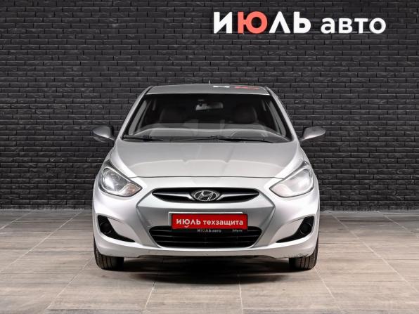 Hyundai Solaris I с пробегом 2013 года, цена 900 000 рублей, 107963 км, седан, Автокод Объявления