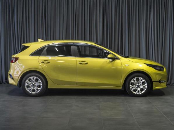 Kia Ceed III Рестайлинг с пробегом 2022 года, цена 2 149 000 рублей, 39171 км, хэтчбек, Автокод Объявления