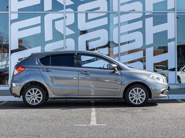 Brilliance H230 с пробегом 2015 года, цена 560 000 рублей, 58595 км, хэтчбек, Автокод Объявления