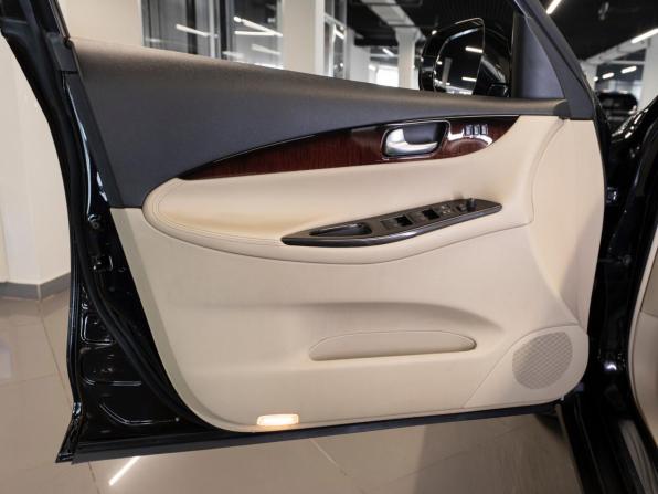 Infiniti QX50 I Рестайлинг с пробегом 2017 года, цена 1 910 000 рублей, 144815 км, внедорожник, Автокод Объявления