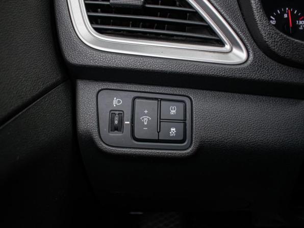 Hyundai Solaris II Рестайлинг с пробегом 2022 года, цена 1 650 000 рублей, 114302 км, седан, Автокод Объявления