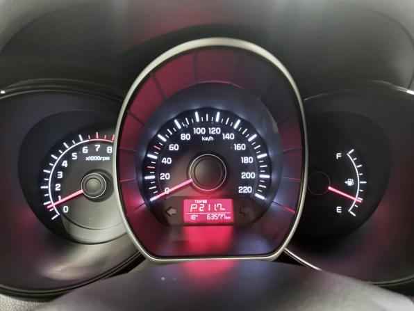 Kia Rio III Рестайлинг с пробегом 2015 года, цена 899 000 рублей, 63549 км, хэтчбек, Автокод Объявления