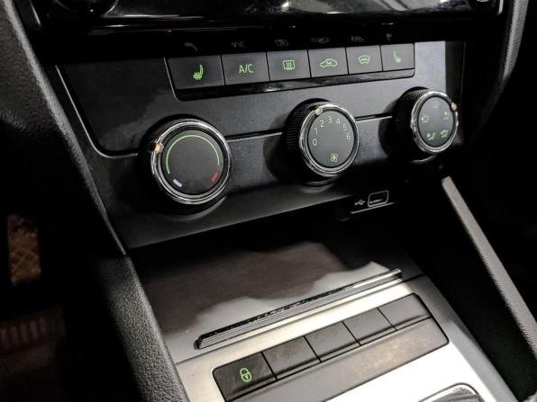 Skoda Octavia III (A7) Рестайлинг с пробегом 2019 года, цена 1 185 000 рублей, 171353 км, лифтбек, Автокод Объявления