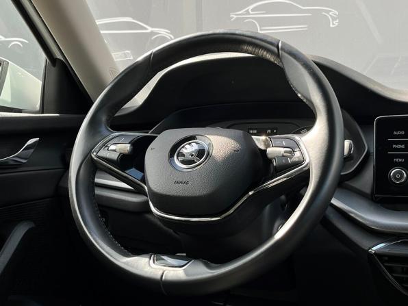 Skoda Octavia IV (A8) с пробегом 2021 года, цена 2 097 400 рублей, 127562 км, лифтбек, Автокод Объявления