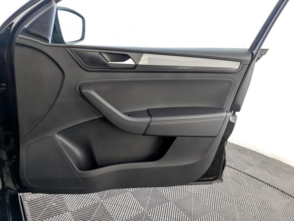 Volkswagen Polo VI с пробегом 2022 года, цена 1 595 000 рублей, 97115 км, лифтбек, Автокод Объявления