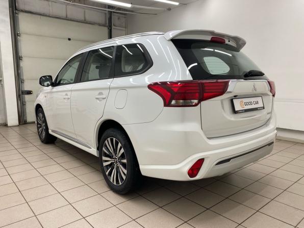 Mitsubishi Outlander III Рестайлинг 3 с пробегом 2022 года, цена 2 890 000 рублей, 607 км, внедорожник, Автокод Объявления