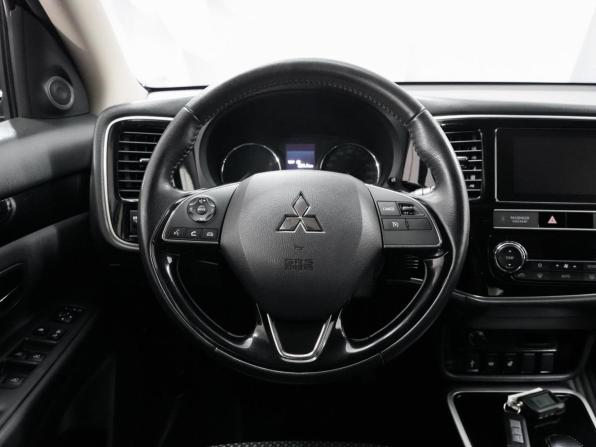 Mitsubishi Outlander III Рестайлинг 3 с пробегом 2018 года, цена 1 780 000 рублей, 205817 км, внедорожник, Автокод Объявления