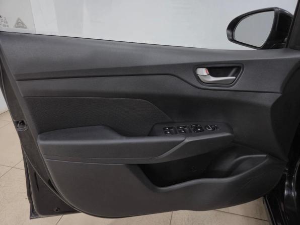 Hyundai Solaris II с пробегом 2018 года, цена 1 195 000 рублей, 198696 км, седан, Автокод Объявления