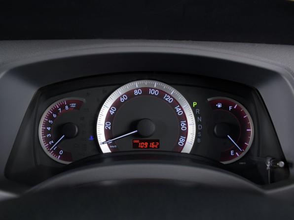 Toyota ISis I Рестайлинг с пробегом 2013 года, цена 1 269 995 рублей, 109161 км, компактвэн, Автокод Объявления