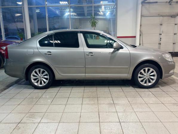 Skoda Octavia II (A5) Рестайлинг с пробегом 2013 года, цена 829 000 рублей, 254120 км, лифтбек, Автокод Объявления