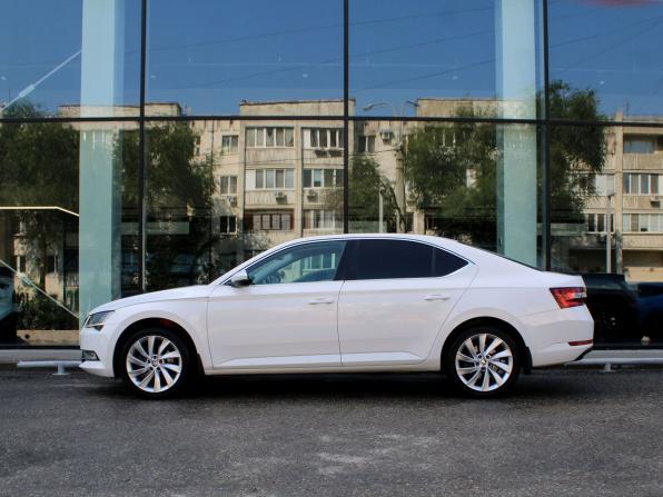 Skoda Superb III с пробегом 2015 года, цена 1 655 000 рублей, 203771 км, лифтбек, Автокод Объявления