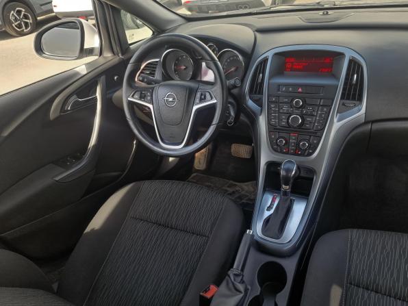 Opel Astra J Рестайлинг с пробегом 2014 года, цена 719 000 рублей, 277163 км, хэтчбек, Автокод Объявления