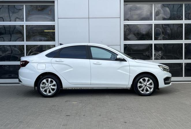 Lada (ВАЗ) Vesta I Рестайлинг (NG) с пробегом 2024 года, цена 1 385 000 рублей, 8084 км, седан, Автокод Объявления